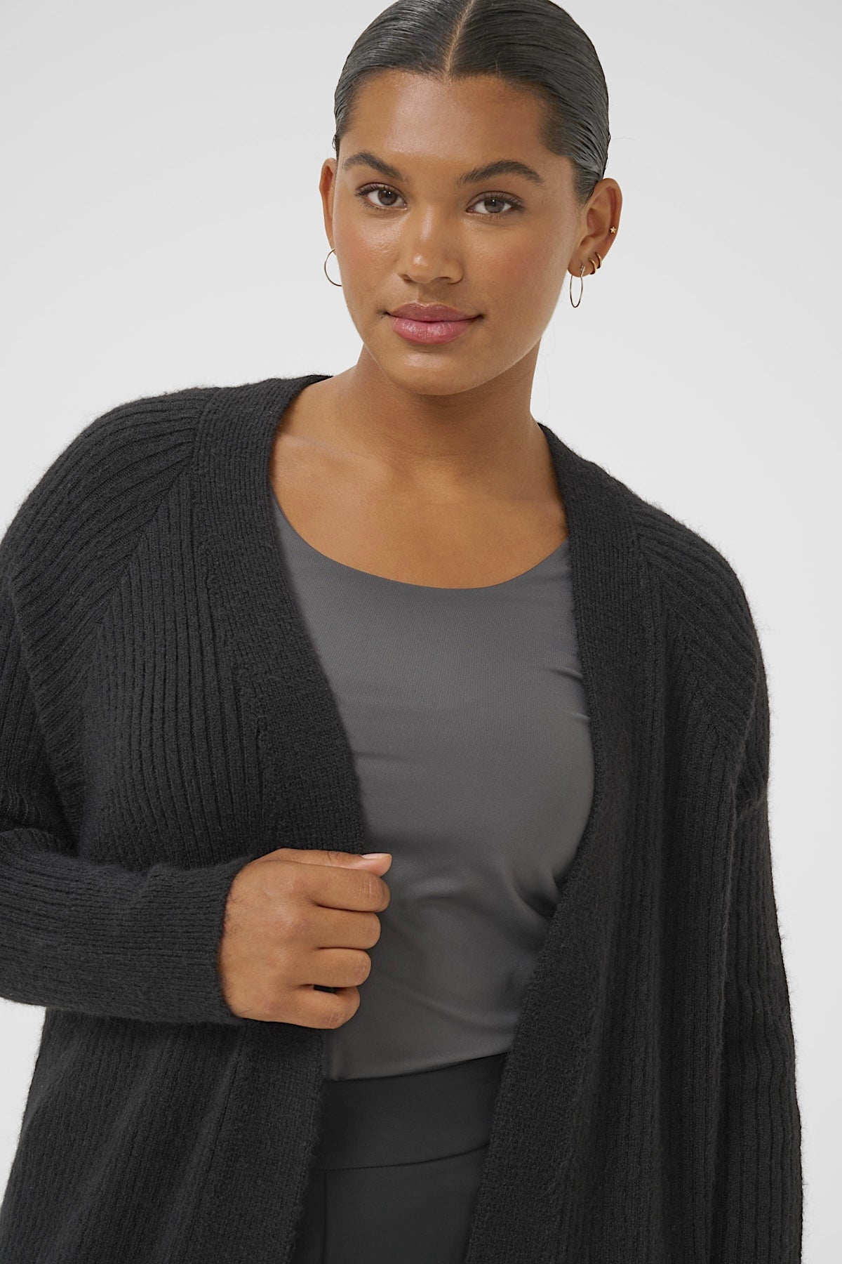 KCrinye Lang Strik Cardigan