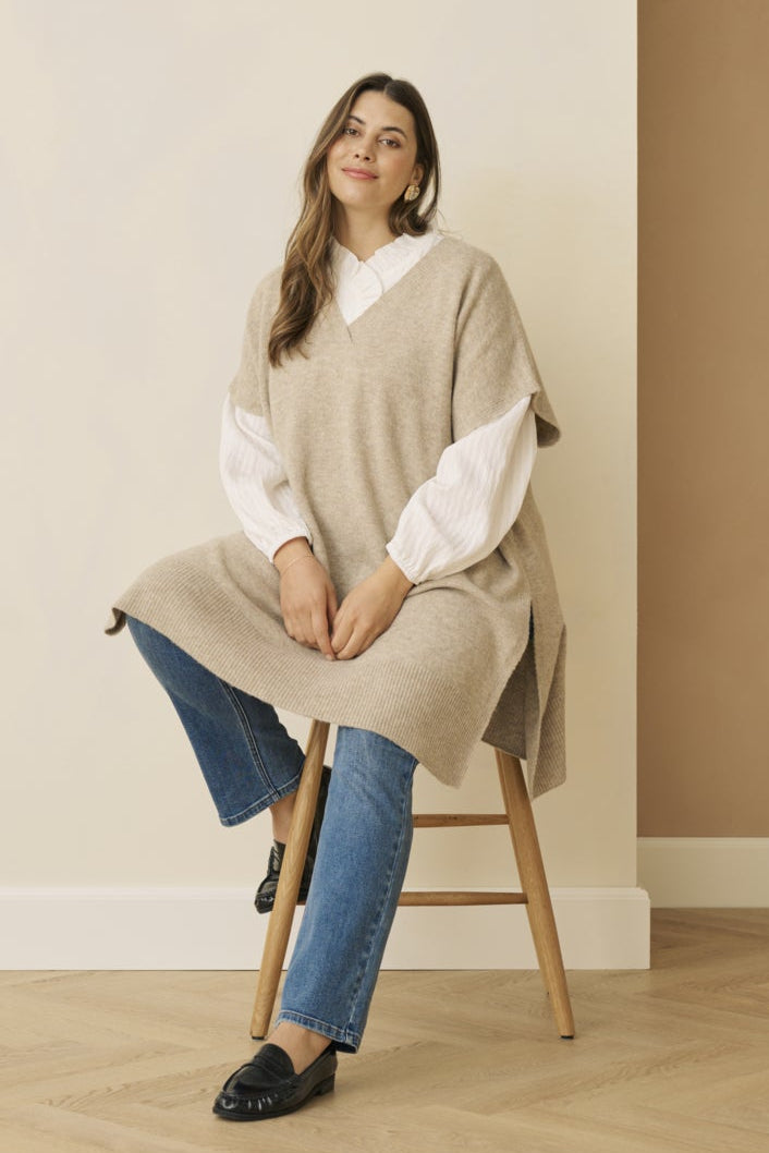 KCannett Strik Poncho Beige