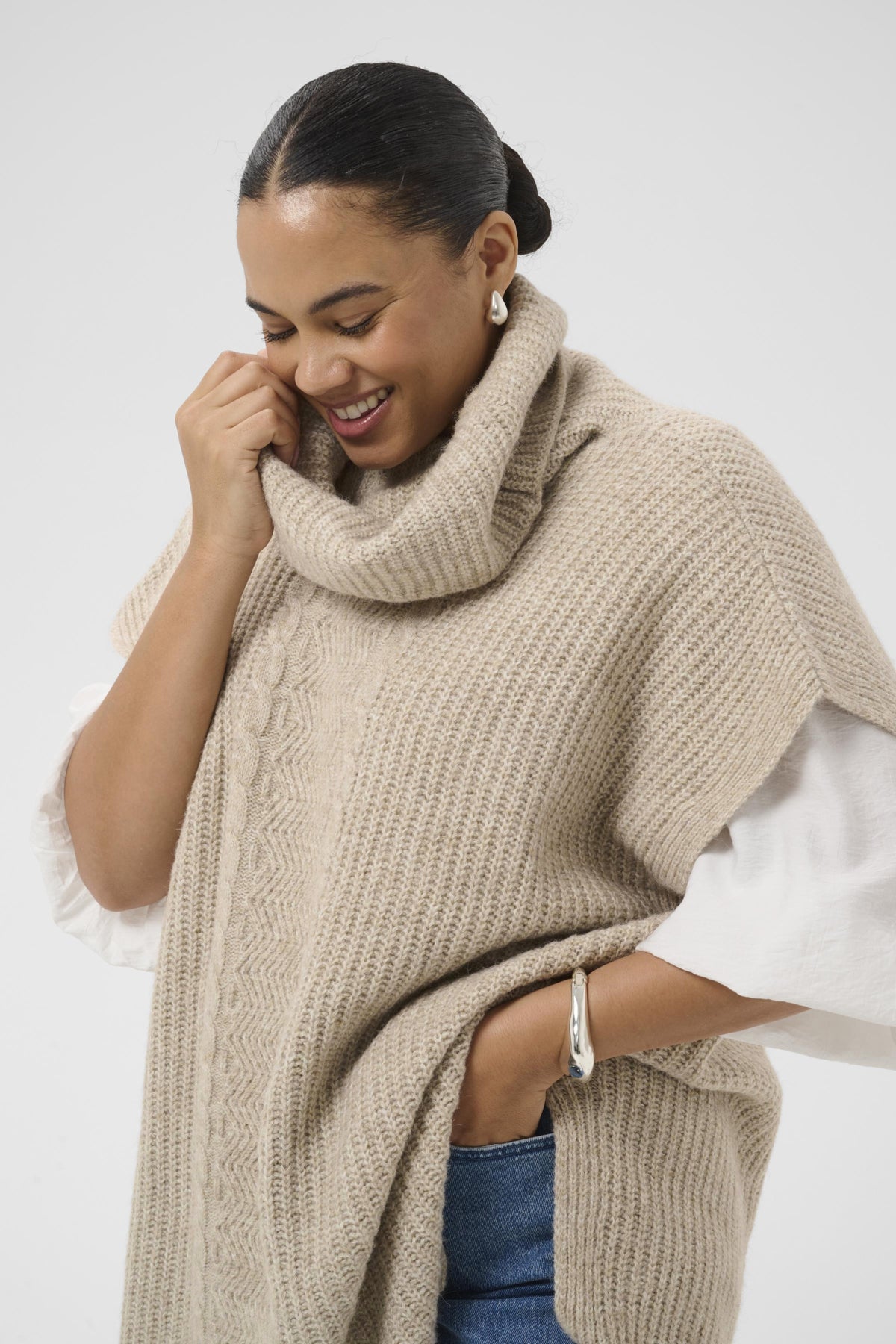 KCmala Strik Poncho