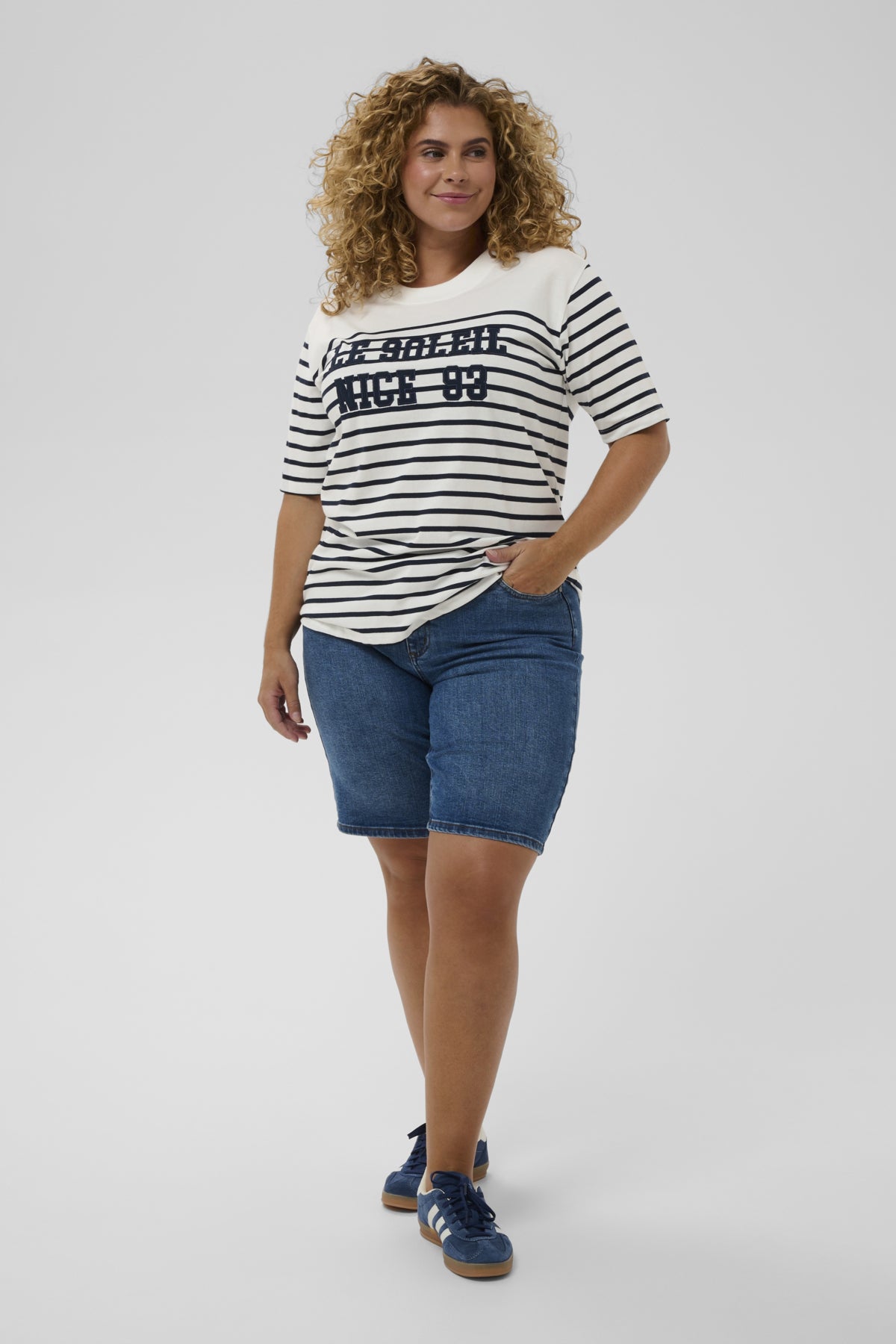 KCnalia T-shirt