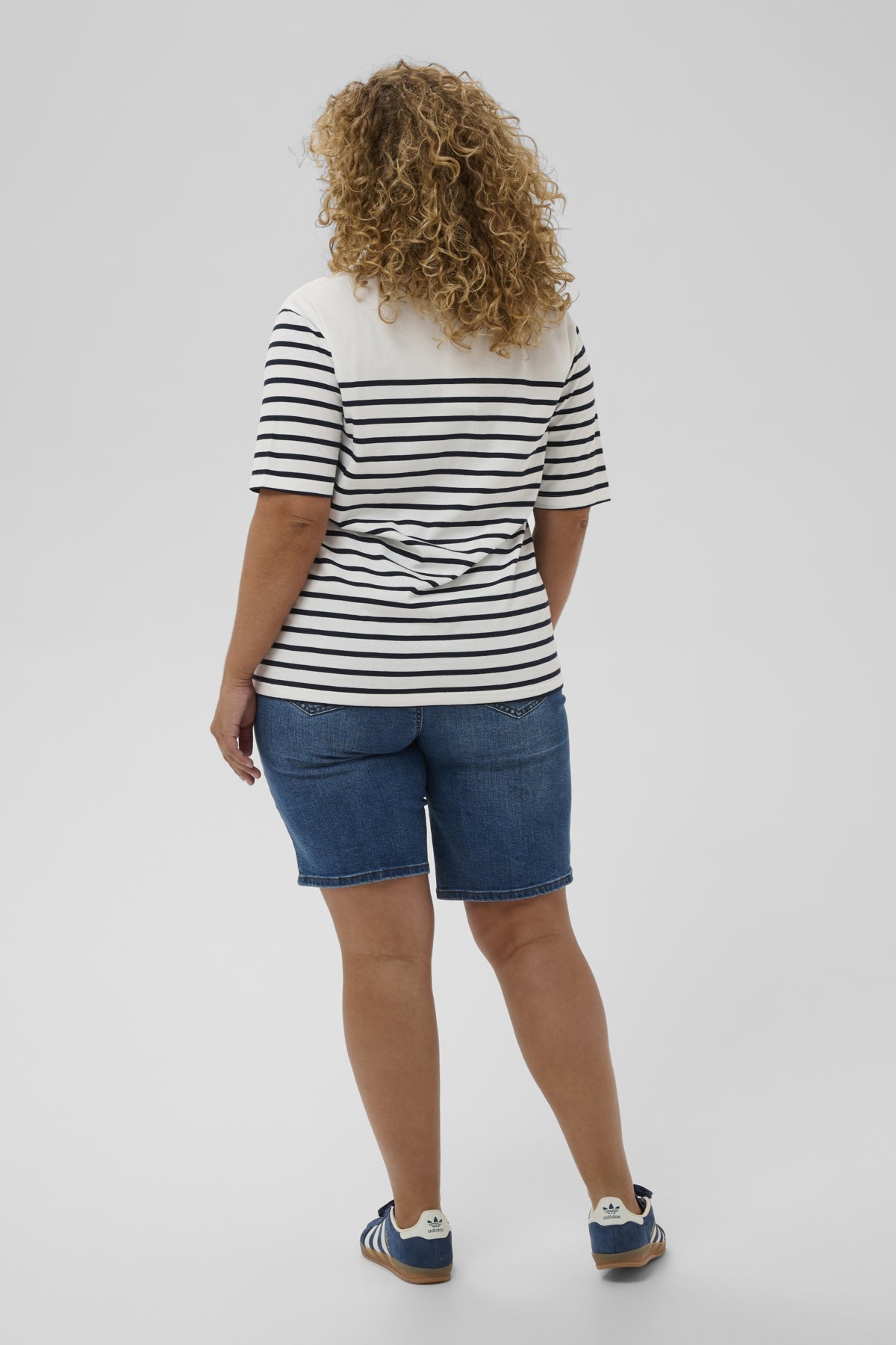 KCnalia T-shirt