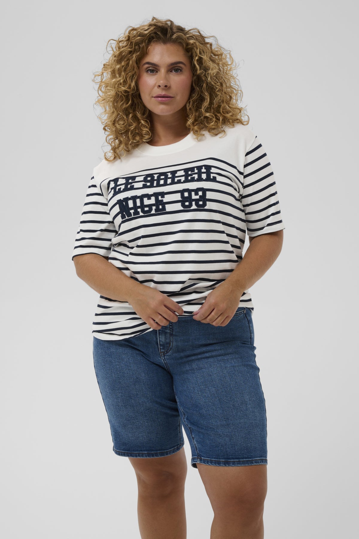 KCnalia T-shirt