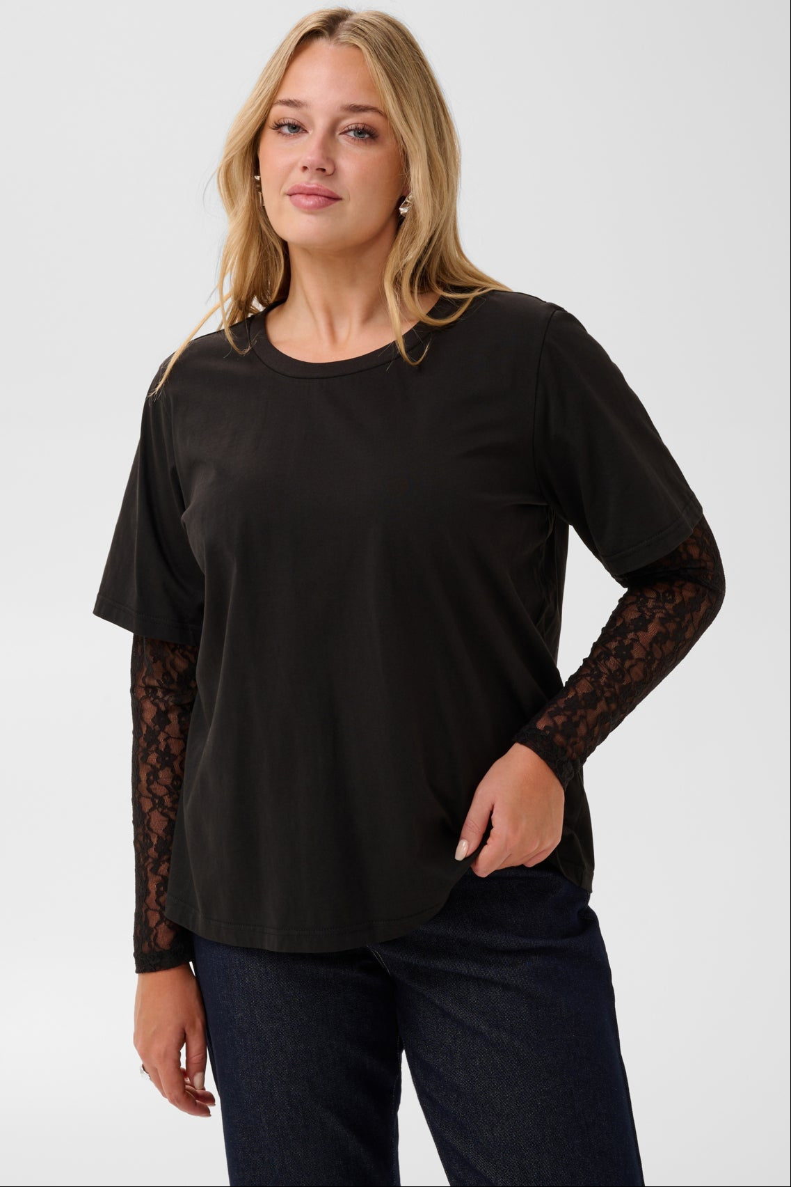 KCdori T-Shirt med blondeærmer