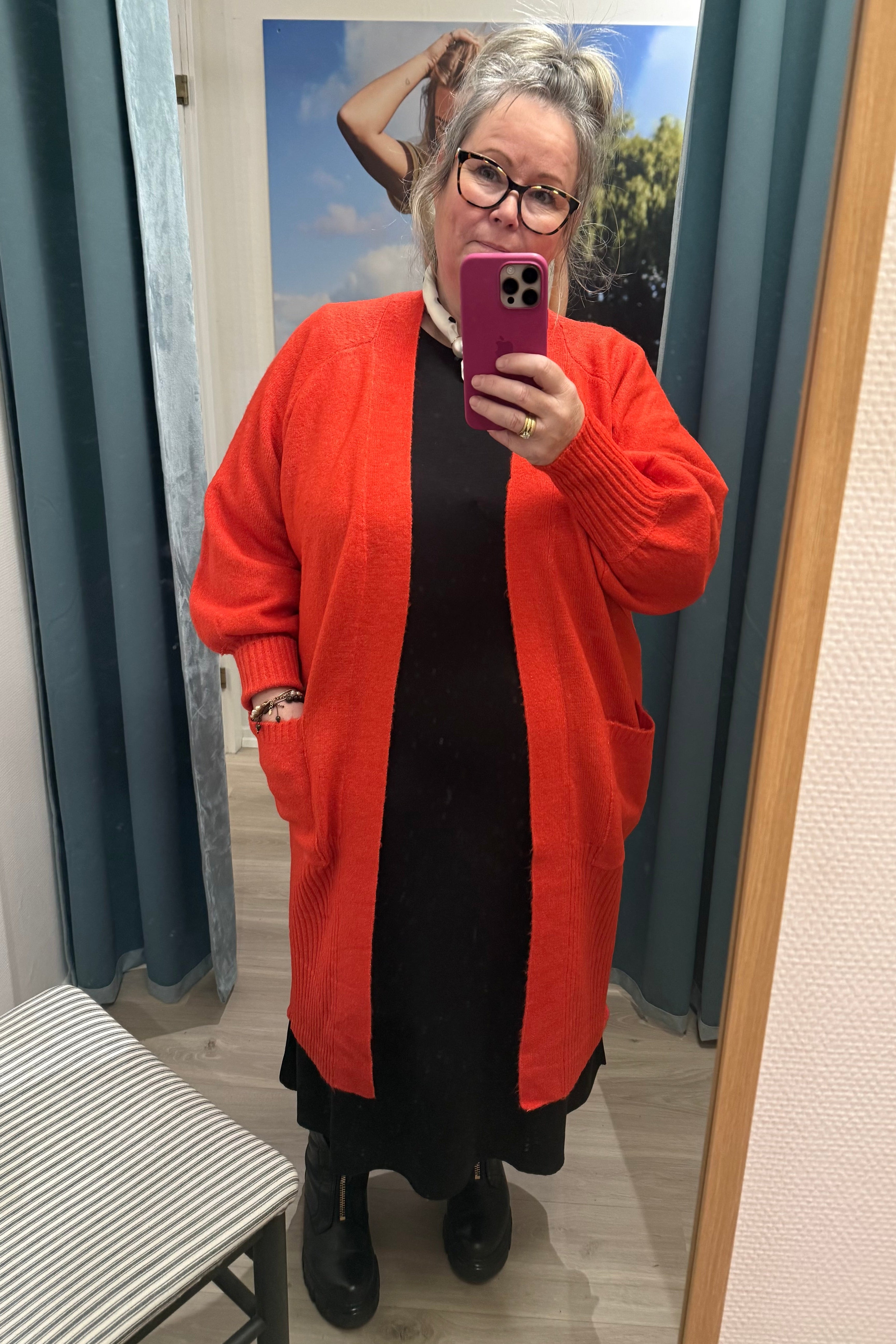 Lang Cardigan Tomato Red