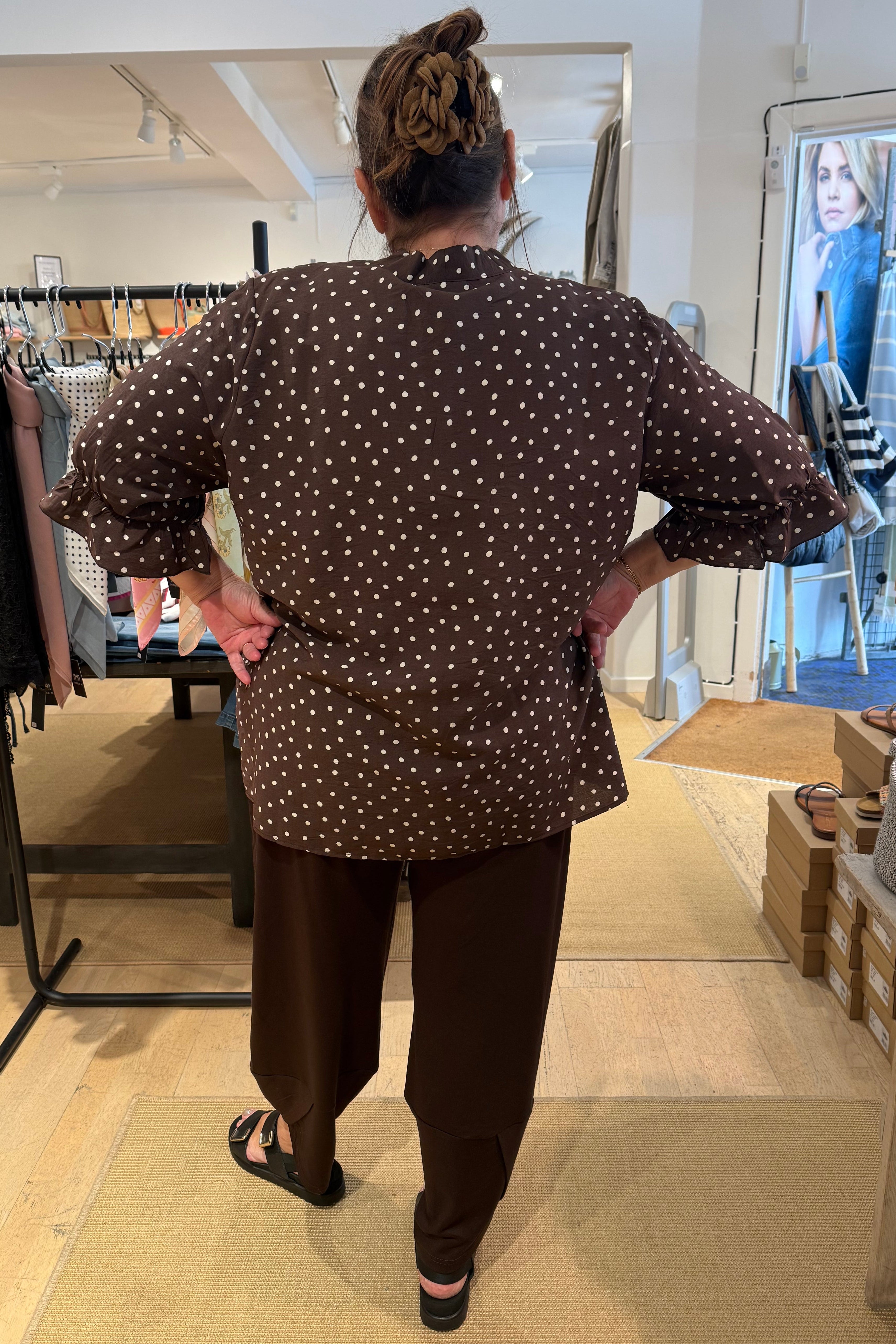 Huda Bukser Brun