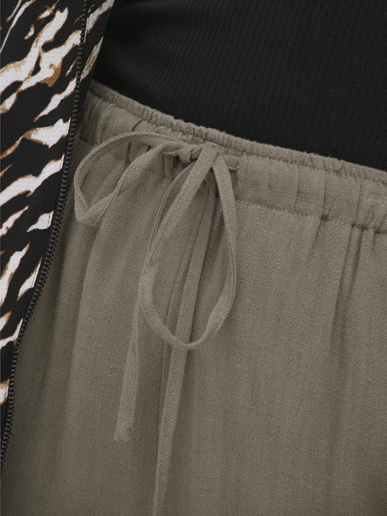 Siesta Shorts Walnut